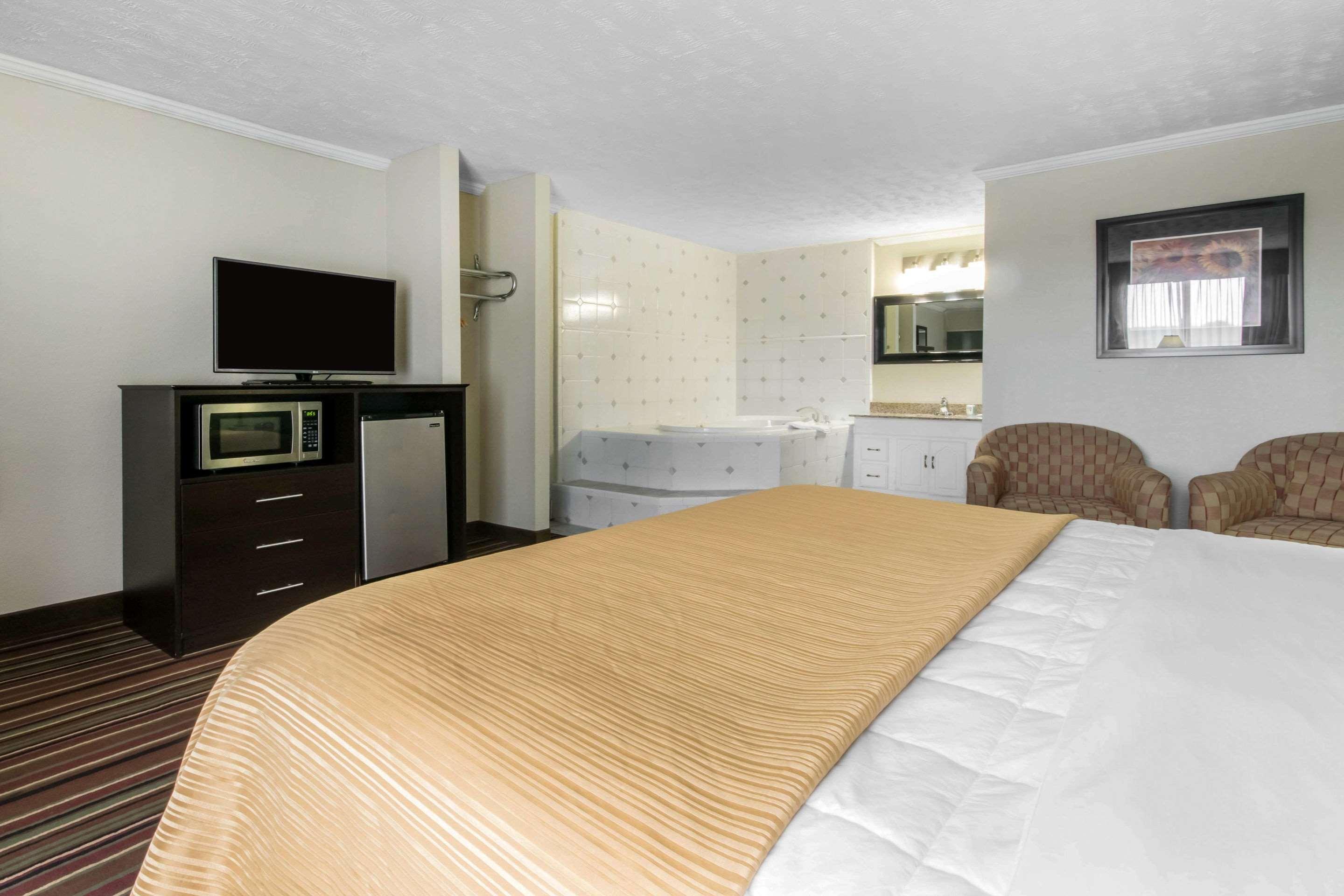 Quality Inn & Suites Horse Cave Exterior foto